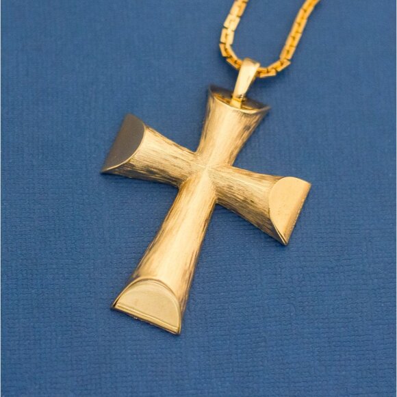 32", Gold Cross Cross Religious Necklace, Christian Necklace by Avon - D5 - Picture 1 of 3